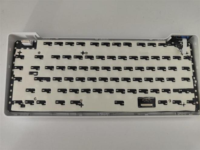 -75评测:7层填充造就的无线客制化新标杆J9国际集团三模客制化 雷柏V700DIY(图21) -75评测:7层填充造就的无线客制化新标杆J9国际集团三模客制化 雷柏V700DIY(图21)